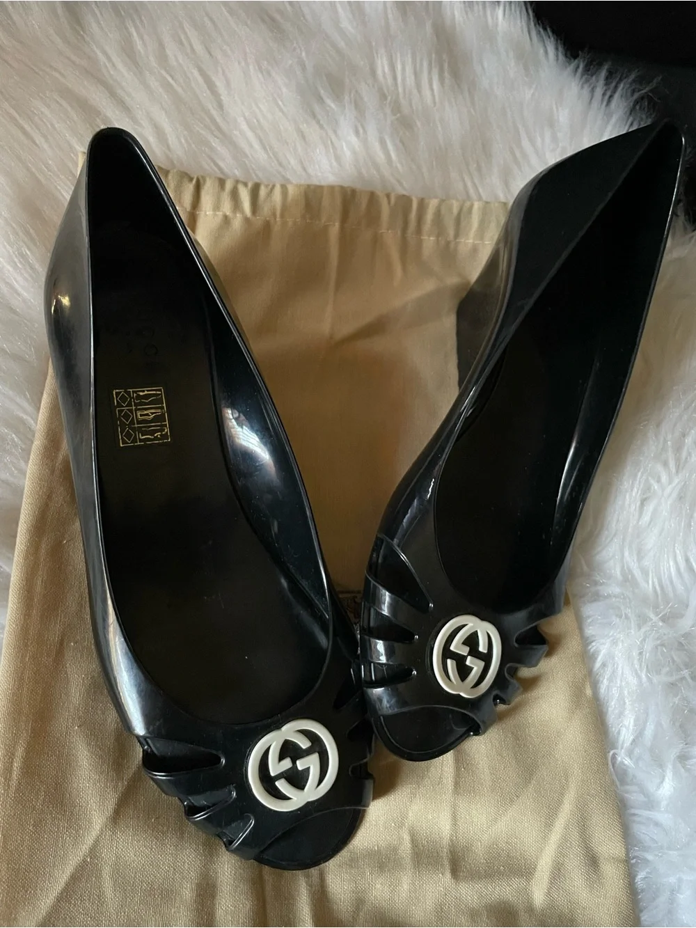 Gucci Glossy Black Patent rubber interlocking GG logo